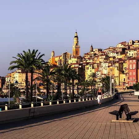 Hotel Vendome Menton 호텔 3*