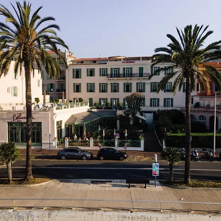 Hotel Vendome Menton 3* 멍똥