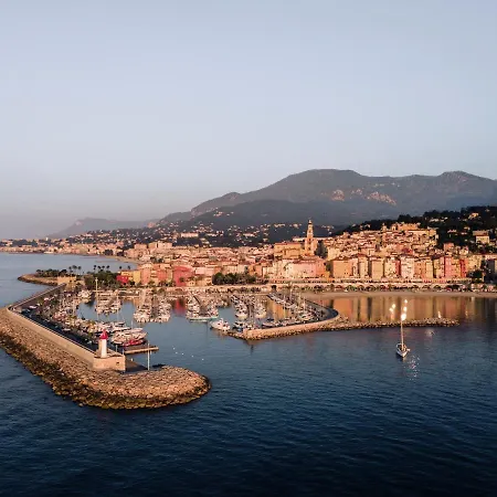 Hotel Vendome Menton 3* 멍똥