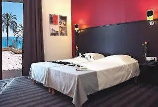 Hotel Vendome Menton 멍똥