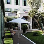 Hotel Menton Le Vendome ホテル 3*