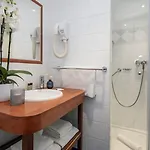 Hôtel Vendôme Menton Hotel 3*