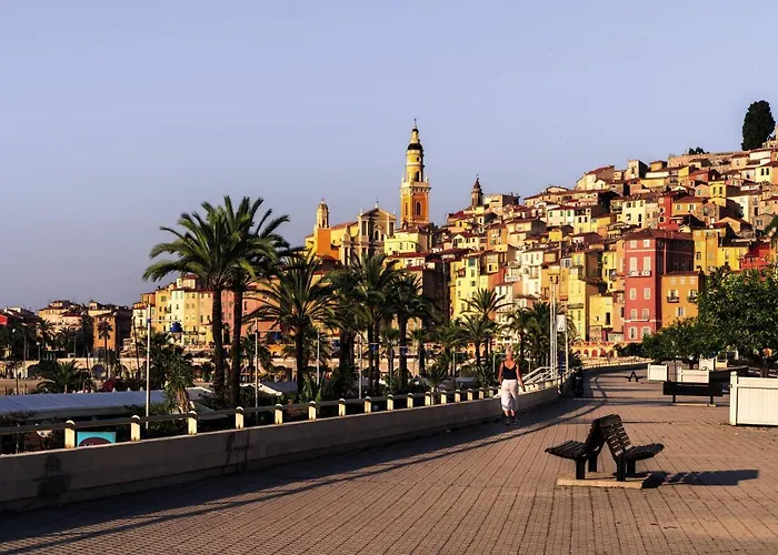 Hotel Menton Le Vendome מלון 3*