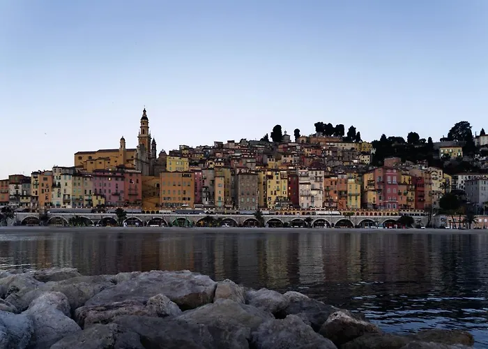 מלון Hotel Menton Le Vendome מנטון