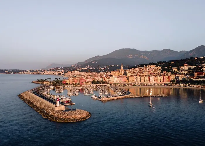 Hotel Menton Le Vendome 3* מנטון