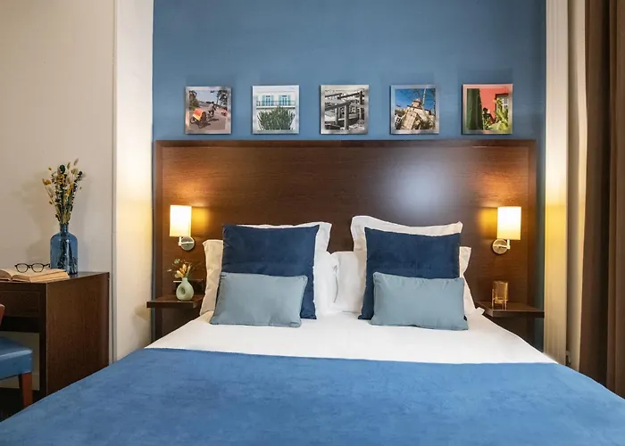 מלון Hotel Menton Le Vendome 3*