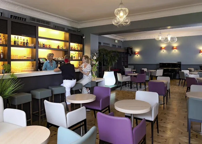 Hotel Menton Le Vendome מלון מנטון