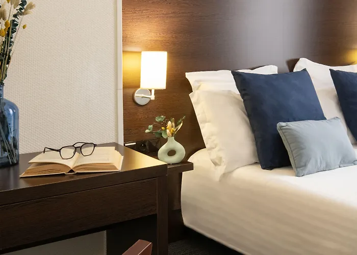 Hotel Menton Le Vendome 3* מנטון