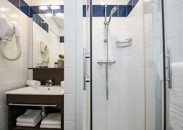 Hotel Menton Le Vendome מלון מנטון