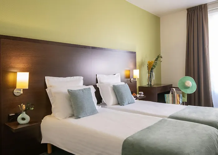 Hotel Menton Le Vendome מלון