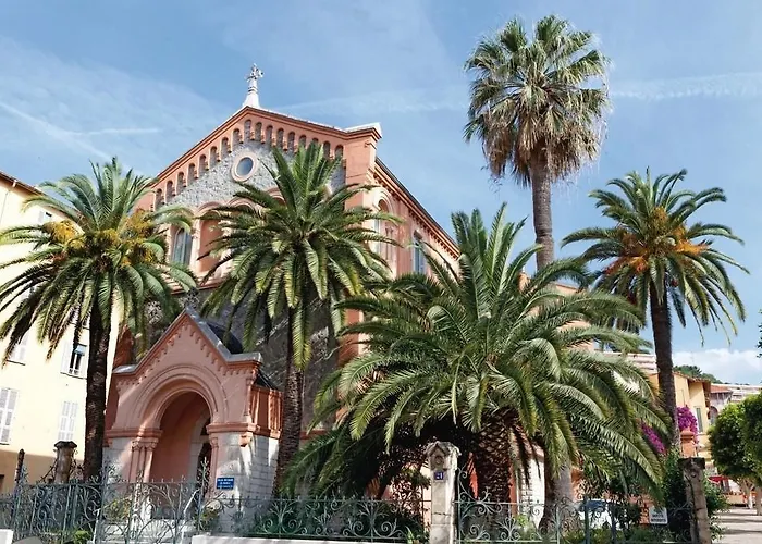 מלון Hotel Menton Le Vendome 3*
