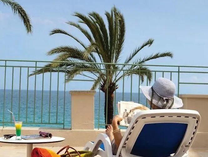 Hotel Menton Le Vendome מלון מנטון